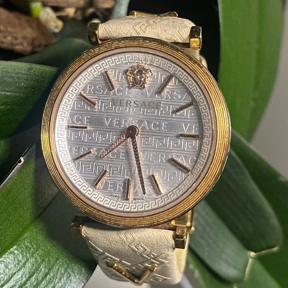 Used limited edition Versace Watch. Nude band. - Picture 4 of 5